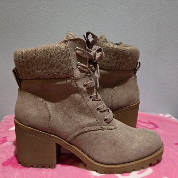 Sun N Stone Women's Mushroom Micro Lace Up Heeled Boot, Size 9.5M - Picture 6 of 9